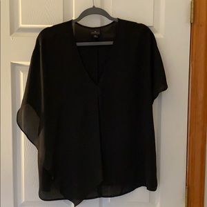 Black short sleeve flowy blouse